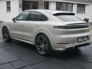 PORSCHE Cayenne E Hybrid Coupe  SportDesign Paket 22 Alu