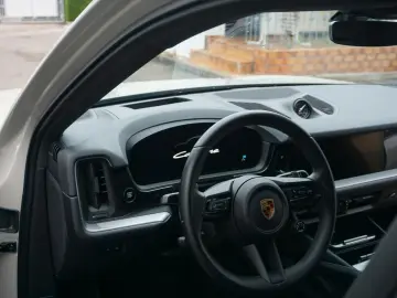 PORSCHE Cayenne E Hybrid Coupe  SportDesign Paket 22 Alu