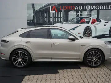 PORSCHE Cayenne E Hybrid Coupe  SportDesign Paket 22 Alu