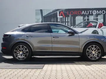 PORSCHE Cayenne Coupe E-Hybrid HAL AHK BOSE INNO Mod2025