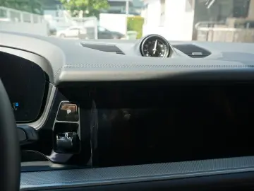 PORSCHE Cayenne Coupe E-Hybrid HAL AHK BOSE INNO Mod2025