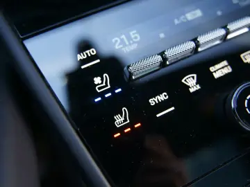 PORSCHE Cayenne E-Hybrid  MASSAGE 4-ZONEN INNO