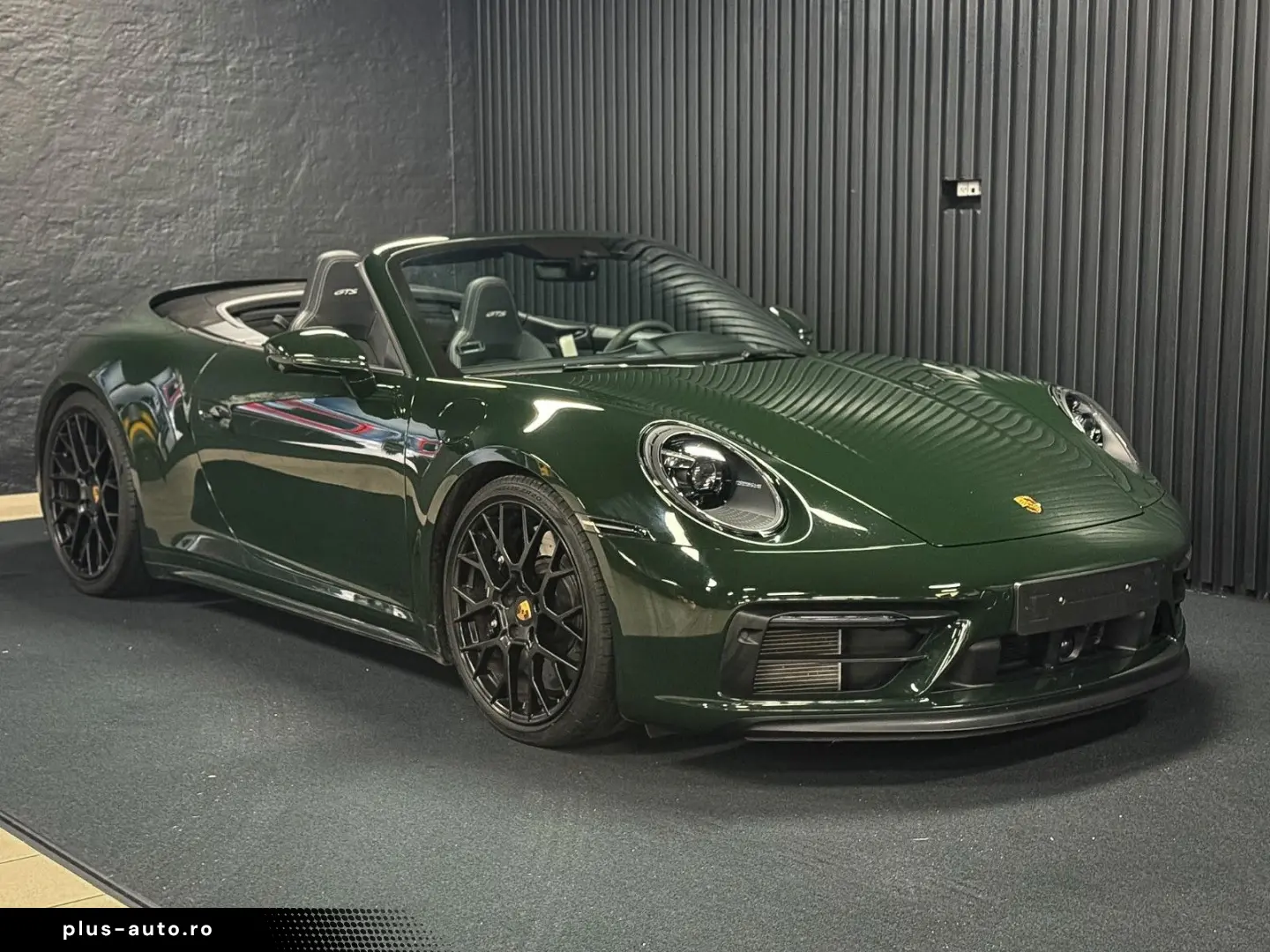 PORSCHE 911 Carrera 4 GTS Cabriolet