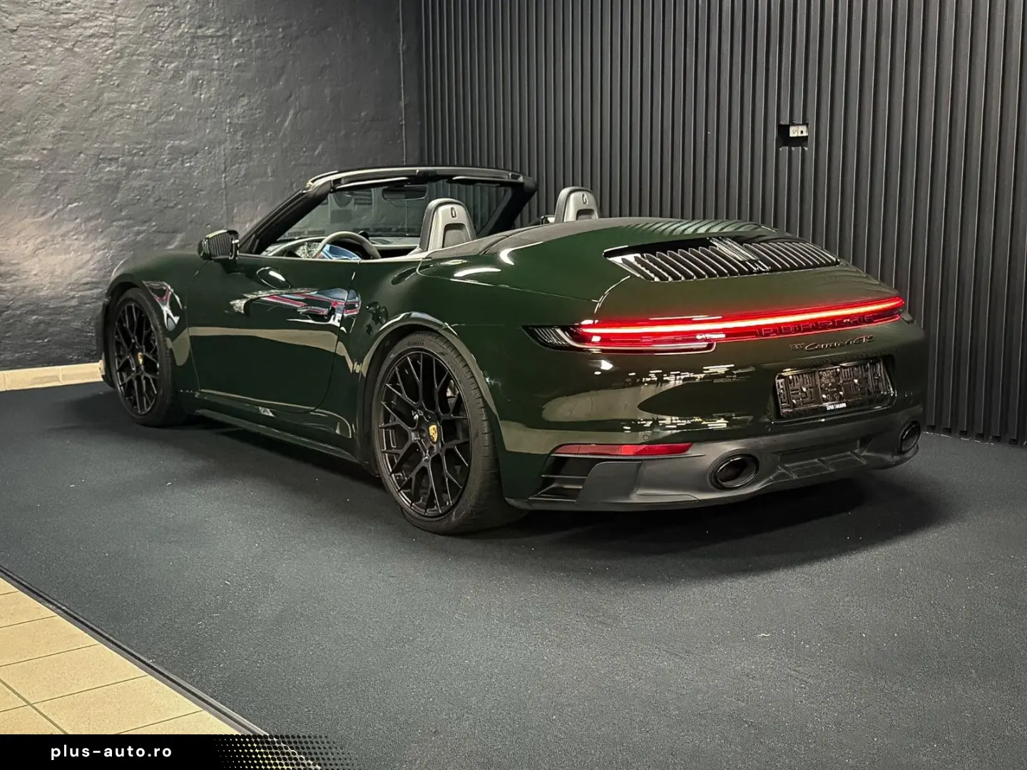 PORSCHE 911 Carrera 4 GTS Cabriolet