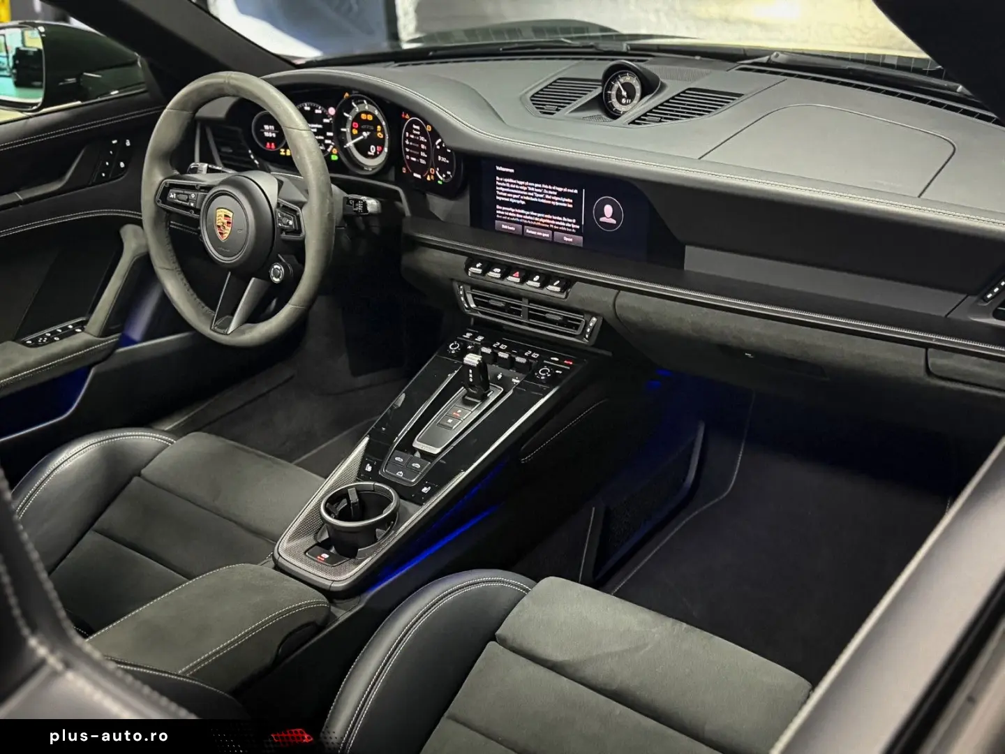 PORSCHE 911 Carrera 4 GTS Cabriolet