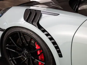 PORSCHE 911 (992.2) Carrera 4 GTS T-Hybrid TECHART Lift