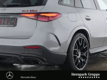 MERCEDES-BENZ GLC 63 S E PERF Pano Distro HuD AHK CARBON FP