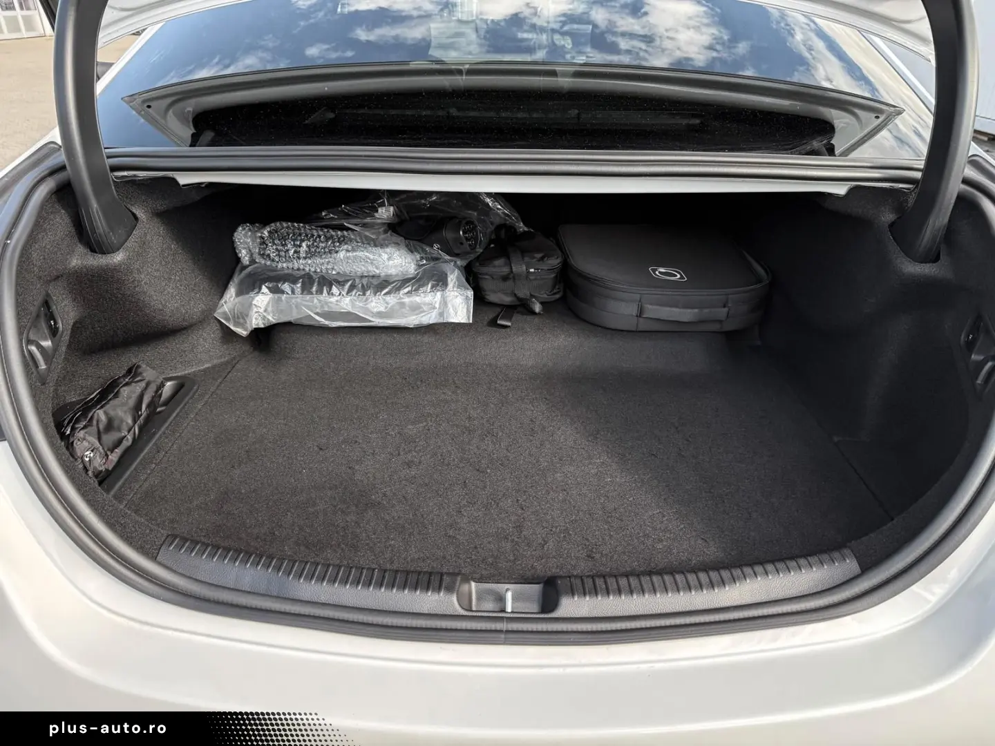 MERCEDES-BENZ C 63 AMG S E PERFORMANCE Night 360  Keyless-GO