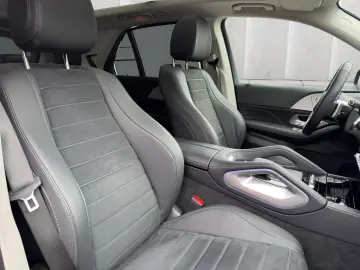 MERCEDES-BENZ GLE 350 de AMG Night Pano AHK Burme 36…