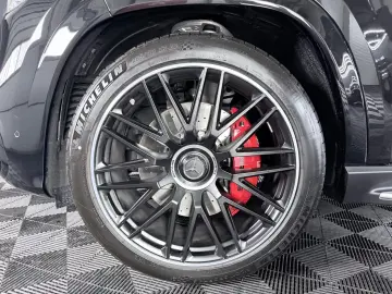 MERCEDES-BENZ GLS 63 AMG 4M - Carbon- HUD- Pano- TV-…