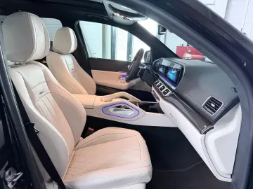 MERCEDES-BENZ GLS 63 AMG 4M - Carbon- HUD- Pano- TV-…