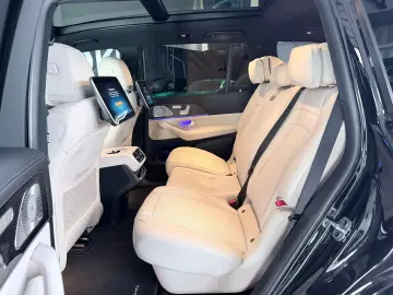 MERCEDES-BENZ GLS 63 AMG 4M - Carbon- HUD- Pano- TV-…