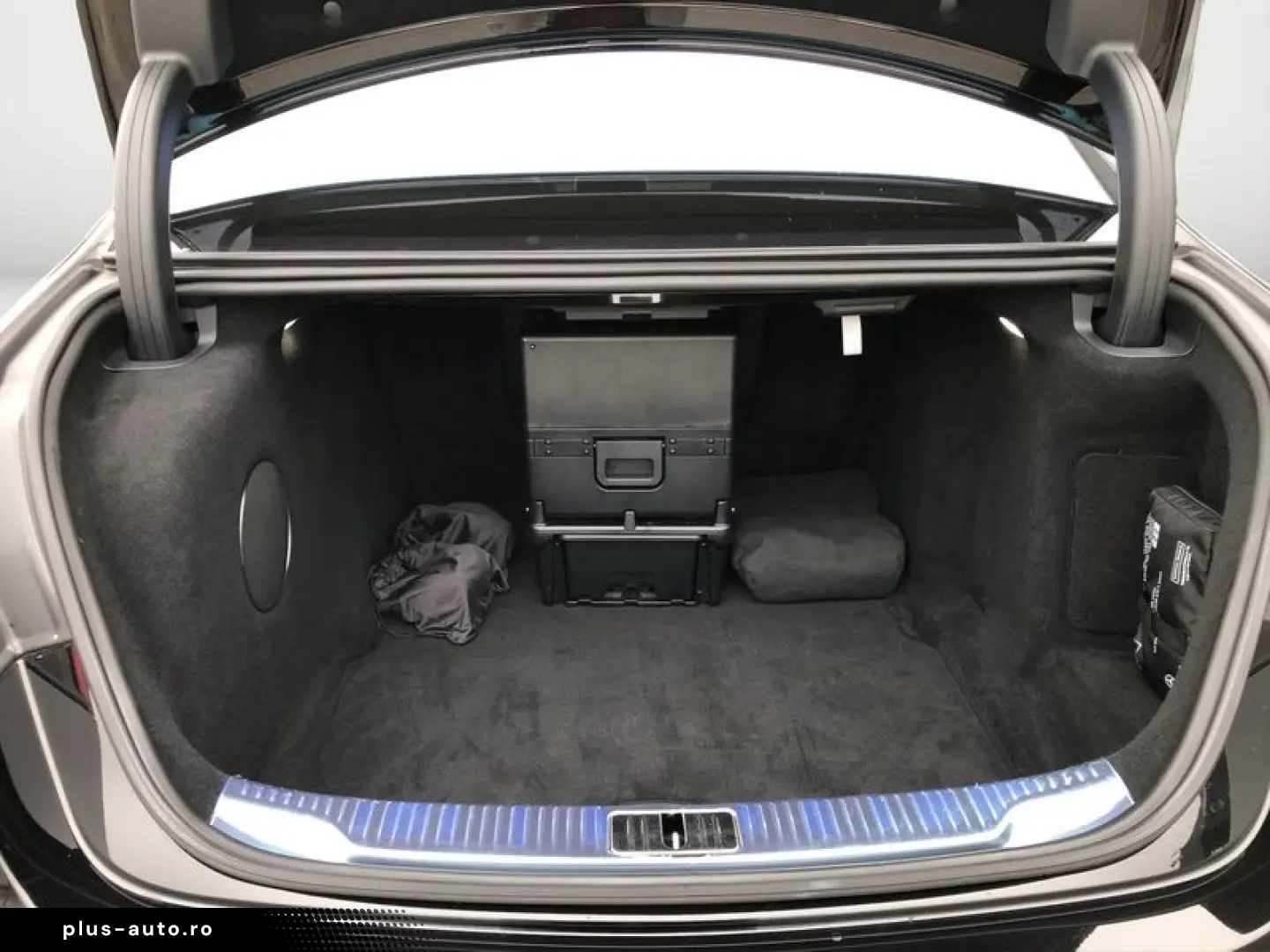 MERCEDES-BENZ S 580 4M AMG 360 -KAM PANO NAVI SHZ BURMESTER