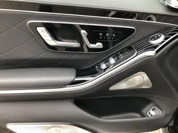 MERCEDES-BENZ S 580 4M AMG 360 -KAM PANO NAVI SHZ BURMESTER