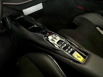 FERRARI SF90 Spider      Ferrari Frankfurt