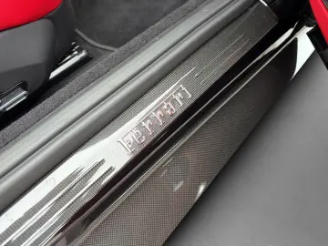 FERRARI Roma Spider   Carbon   ACC   LED   PDIS