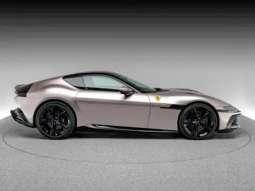 FERRARI 12Cilindri