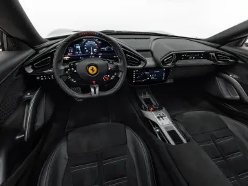 FERRARI 12Cilindri