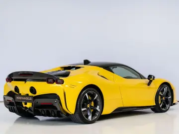FERRARI SF90 Stradale 4.0 V8 Assetto Fiorano  Racing Sea