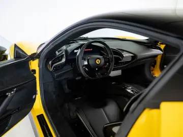 FERRARI SF90 Stradale 4.0 V8 Assetto Fiorano  Racing Sea