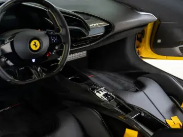 FERRARI SF90 Stradale 4.0 V8 Assetto Fiorano  Racing Sea