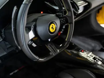 FERRARI SF90 Stradale 4.0 V8 Assetto Fiorano  Racing Sea