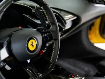FERRARI SF90 Stradale 4.0 V8 Assetto Fiorano  Racing Sea