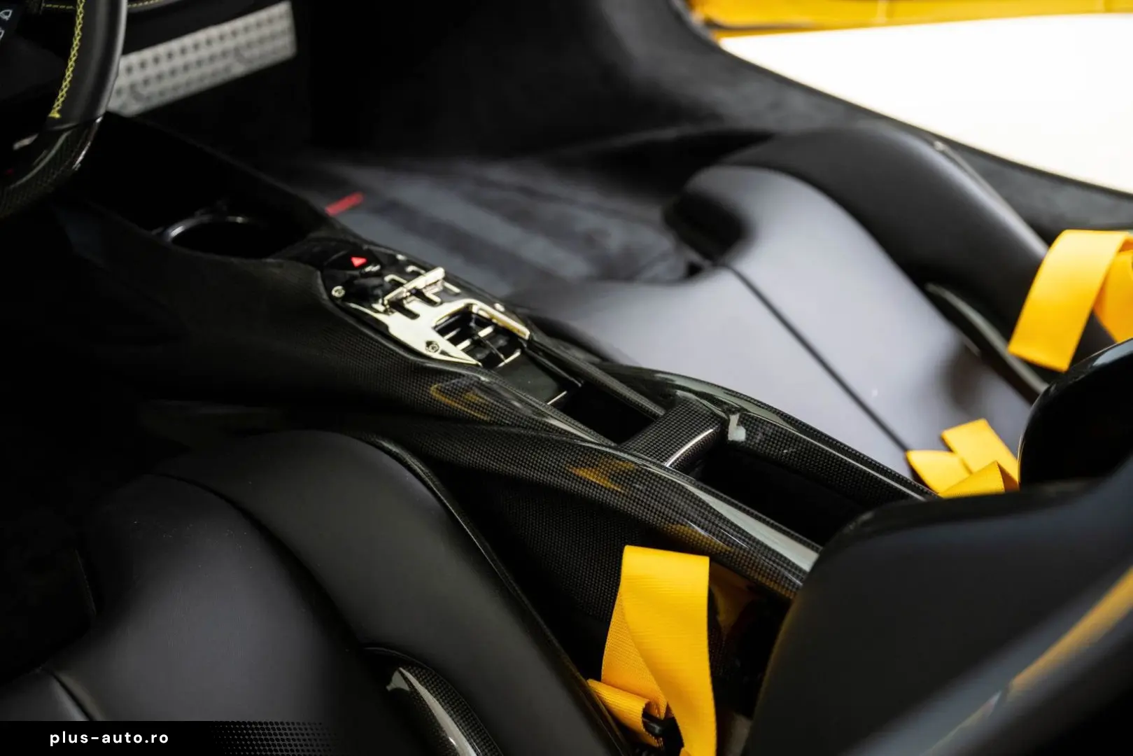 FERRARI SF90 Stradale 4.0 V8 Assetto Fiorano  Racing Sea