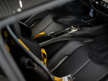 FERRARI SF90 Stradale 4.0 V8 Assetto Fiorano  Racing Sea