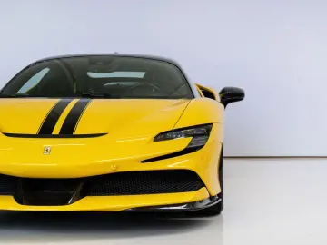 FERRARI SF90 Stradale 4.0 V8 Assetto Fiorano  Racing Sea