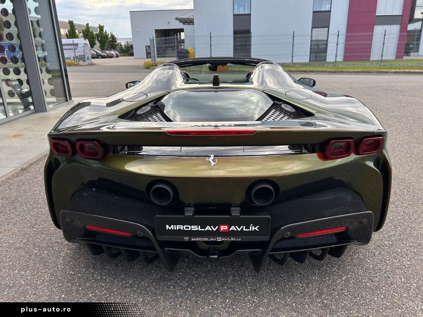 FERRARI SF90 Spider Tailor Made Cavalcade Edition