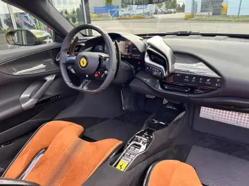 FERRARI SF90 Spider Tailor Made Cavalcade Edition