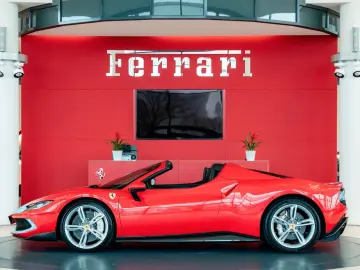 FERRARI 296 GTS Fiorano Paket Karbon Apple CarPlay