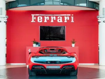FERRARI 296 GTS Fiorano Paket Karbon Apple CarPlay