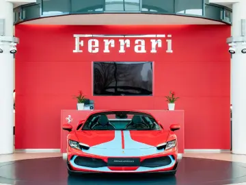 FERRARI 296 GTS Fiorano Paket Karbon Apple CarPlay