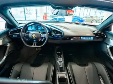 FERRARI 296 GTS Fiorano Paket Karbon Apple CarPlay