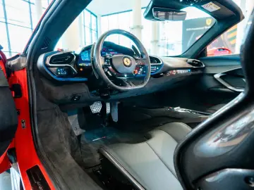 FERRARI 296 GTS Fiorano Paket Karbon Apple CarPlay