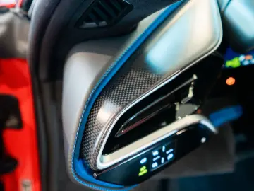 FERRARI 296 GTS Fiorano Paket Karbon Apple CarPlay