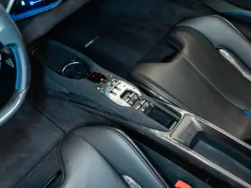 FERRARI 296 GTS Fiorano Paket Karbon Apple CarPlay