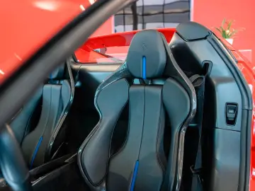 FERRARI 296 GTS Fiorano Paket Karbon Apple CarPlay
