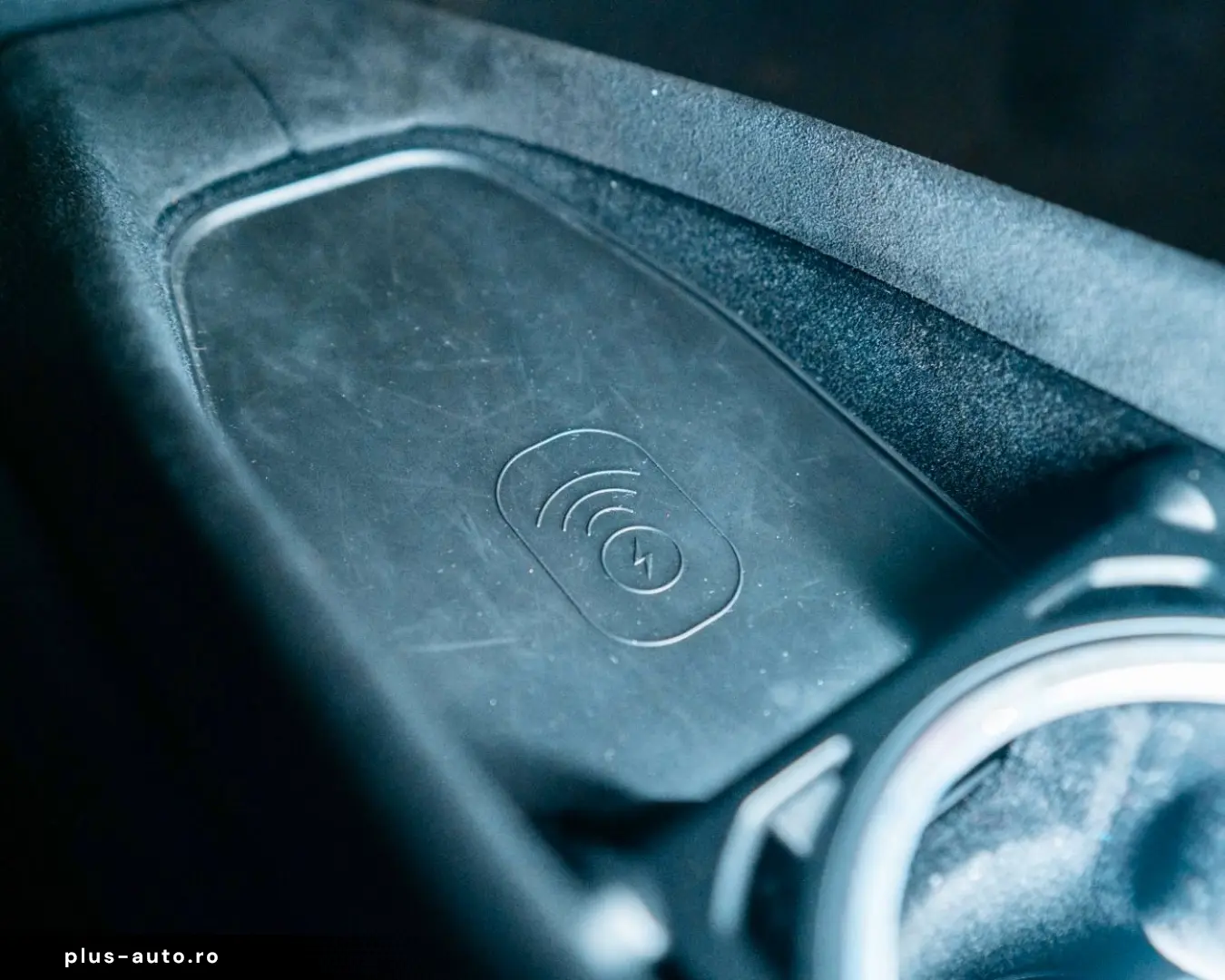 FERRARI 296 GTS Fiorano Paket Karbon Apple CarPlay
