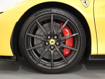 FERRARI SF90 Stradale Assetto Fiorano