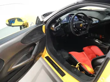 FERRARI SF90 Stradale Assetto Fiorano
