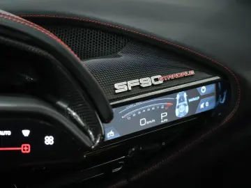 FERRARI SF90 Stradale Assetto Fiorano