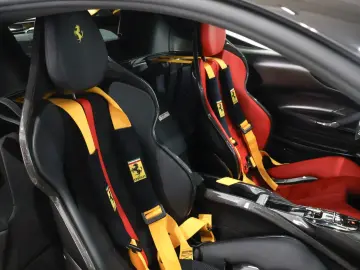 FERRARI SF90 Stradale Assetto Fiorano