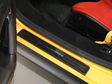 FERRARI SF90 Stradale Assetto Fiorano