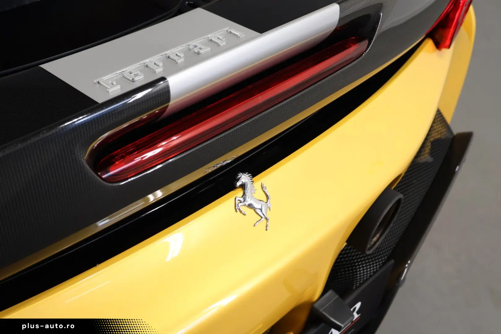 FERRARI SF90 Stradale Assetto Fiorano