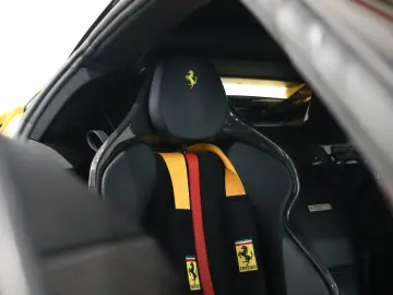 FERRARI SF90 Stradale Assetto Fiorano