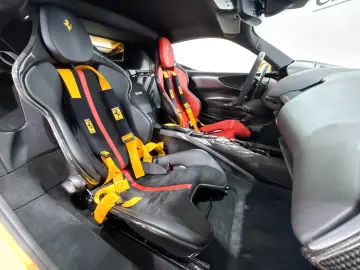 FERRARI SF90 Stradale Assetto Fiorano