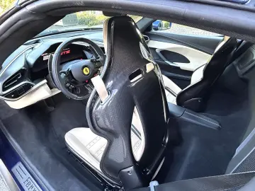 FERRARI 296 GTS Racing-Seats Dayton Lift LED 1.Hd.